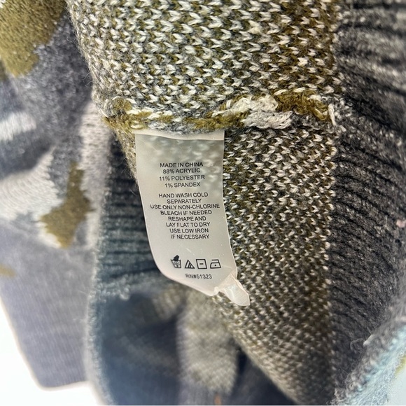 Vince Camuto Sweater camouflage grey green medium - Picture 6 of 6